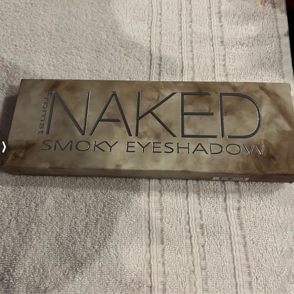 Eyeshadow palette - Picture 2 of 5